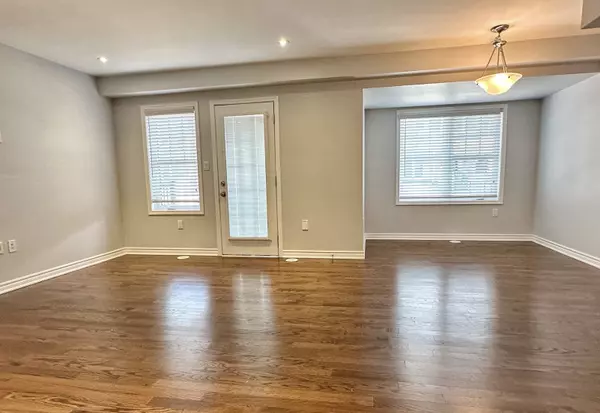 Milton, ON L9T 9L2,1000 Asleton Blvd #82