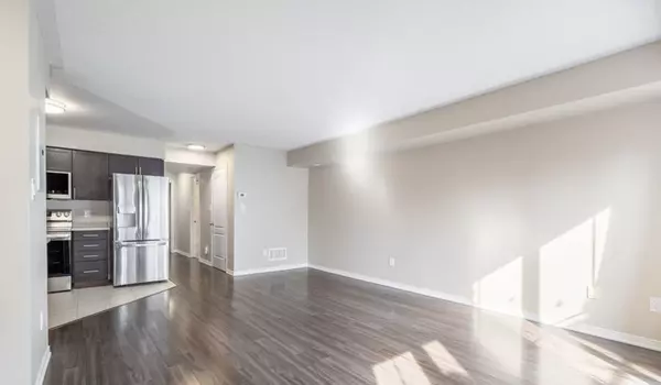 Oakville, ON L6H 0J2,2468 Post Rd #27