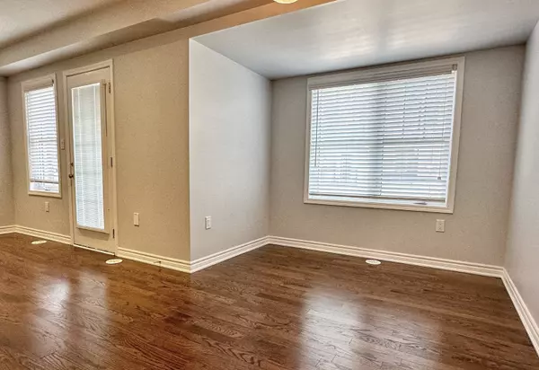 Milton, ON L9T 9L2,1000 Asleton Blvd #82