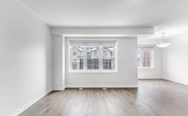 Milton, ON L9E 1S1,879 Cactus Pt