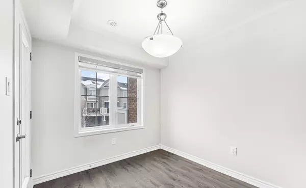 Milton, ON L9E 1S1,879 Cactus Pt