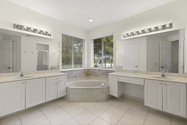 Lake Worth Beach, FL 33467-6940,7135 Via Abruzzi