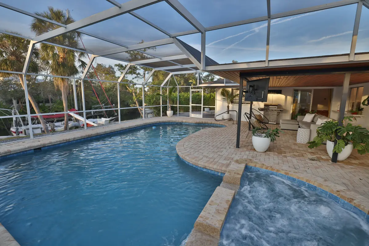 Vamo Rd, Sarasota, FL 34231