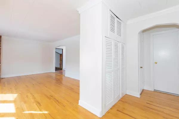 Lindenhurst, NY 11757,220 Newark Street
