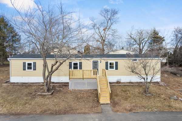 806 Holly Dr, Green Lane, PA 18054-2021