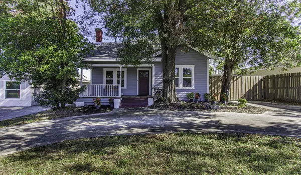 8903 N Edison Ave, Tampa, FL 33604-1216