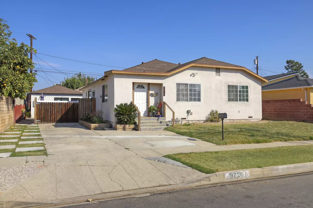 Los Angeles, CA 91331,9726 Mercedes Avenue