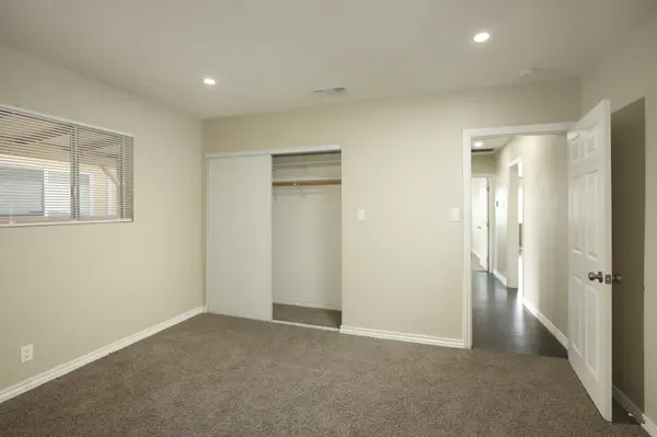 9726 Mercedes Avenue, Los Angeles, CA 91331