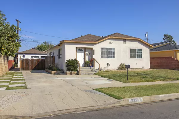 9726 Mercedes Avenue, Los Angeles, CA 91331