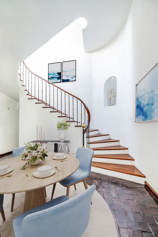 Callejón San Dimas #8-A