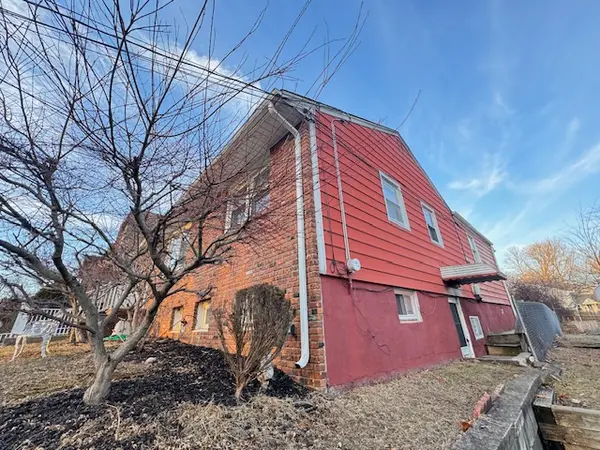 257 S 6th Ave, Highland Park, NJ 08904-2815