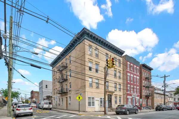 3501 Hudson Ave, Union City, NJ 07087-6043