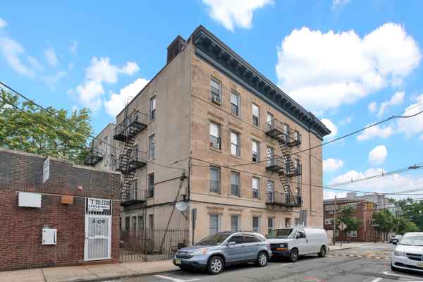 3501 Hudson Ave, Union City, NJ 07087-6043