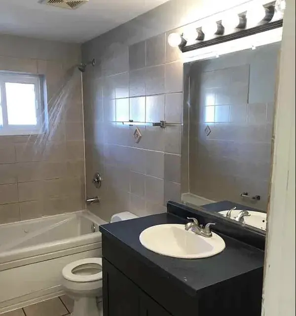 688 E 154th St, Dolton, IL 60419-2671