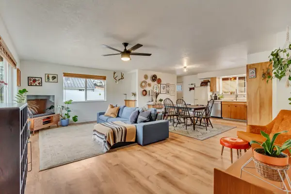 2093 E 6600 W Uintah, Ut,