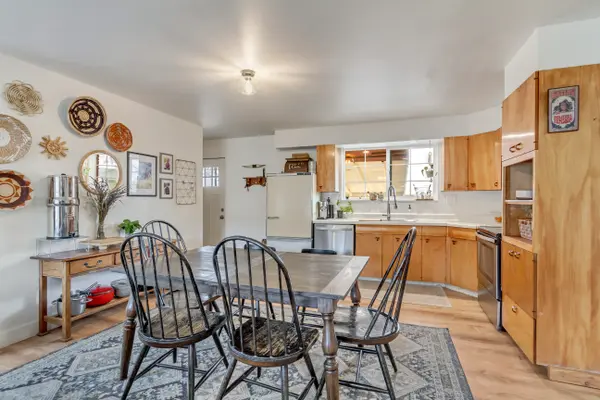 2093 E 6600 W Uintah, Ut,