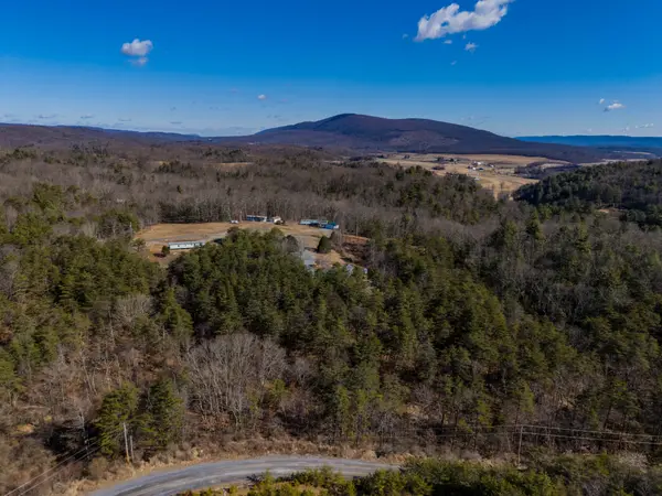 7148 Rock Dr, Three Springs, PA 17264-8063