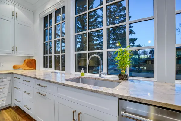 1451 Varsity Estates Dr NW, Calgary, AB T3B 3E4