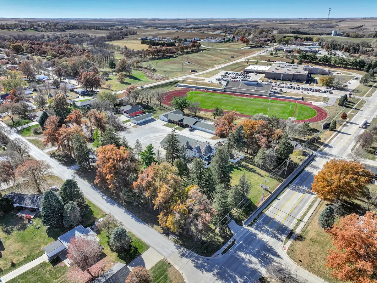 1617 Central Ave, Auburn, NE 68305-1703