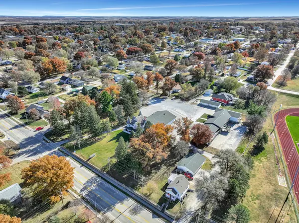 1617 Central Ave, Auburn, NE 68305-1703