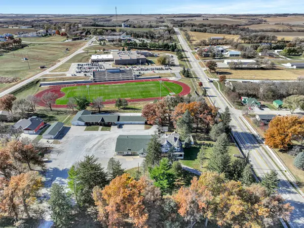 1617 Central Ave, Auburn, NE 68305-1703