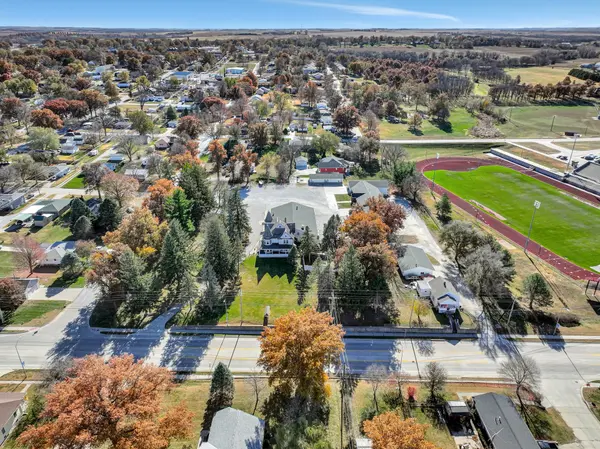 1617 Central Ave, Auburn, NE 68305-1703