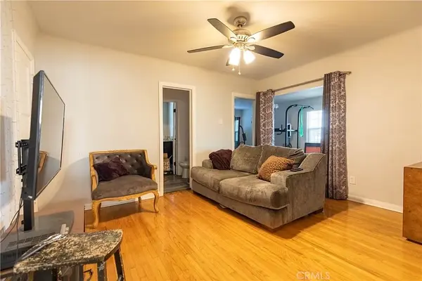 7607 8th Ave, Los Angeles, CA 90043