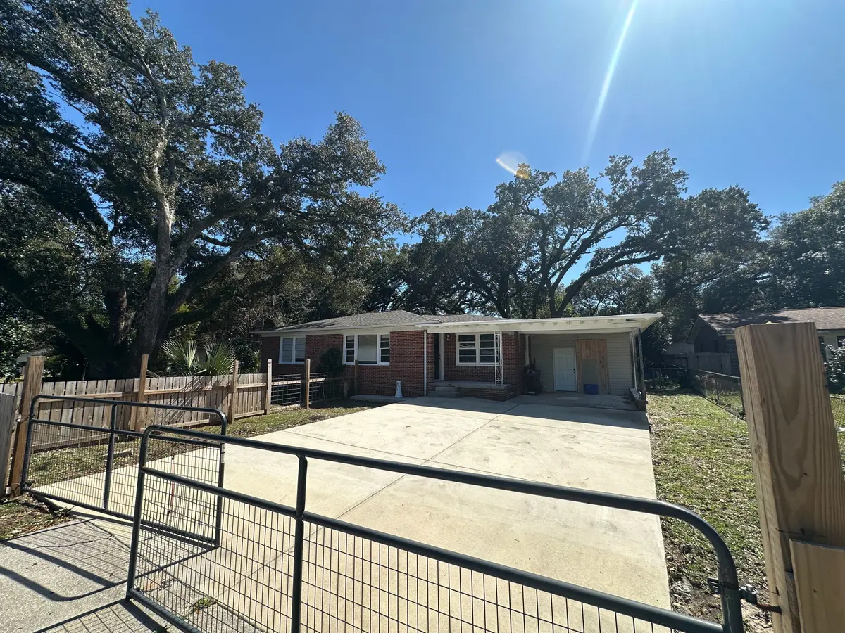 211 Tonawanda Dr, Pensacola, 32506
