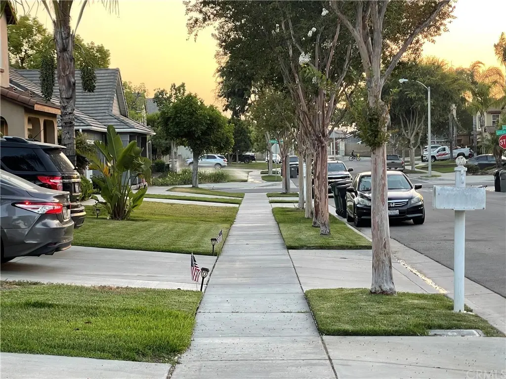 6609 Angelina Ct, Chino, CA 91710-7362