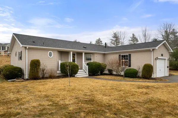 3008 Pheasant Ln, Middleboro, MA 02346-6378