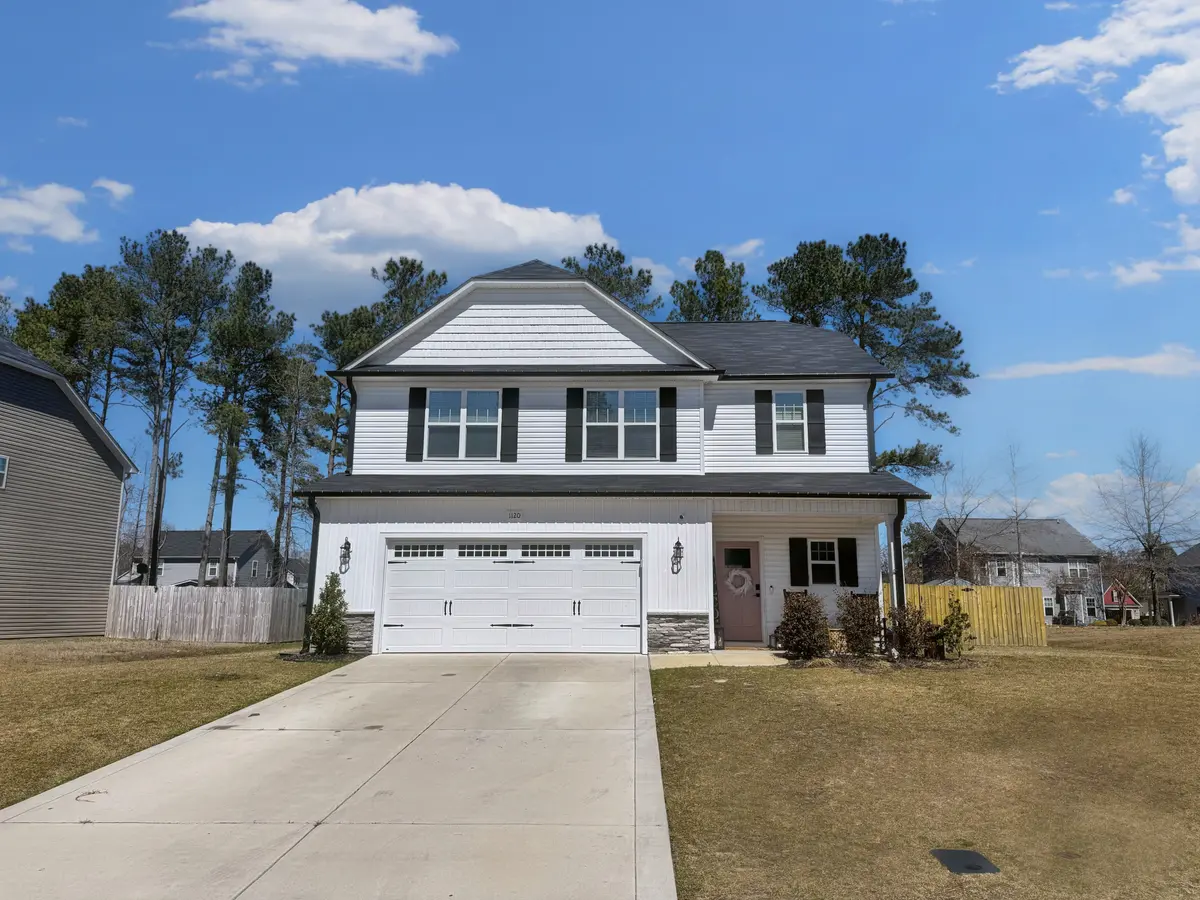 1120 Mayfern Dr, Hope Mills, NC 28348-5002