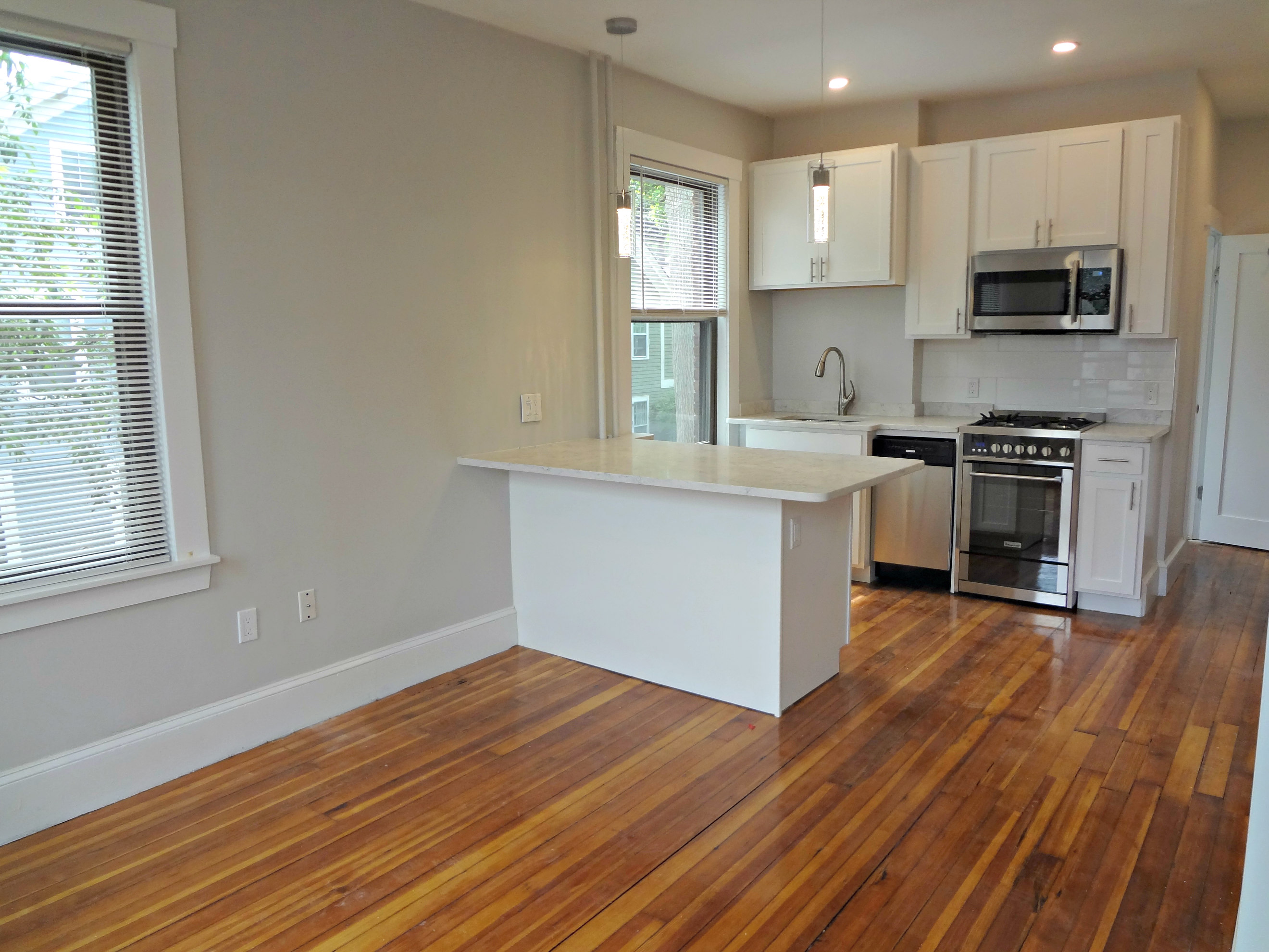 19 Seaverns Ave #3F, Jamaica Plain, MA 02130-2875