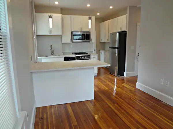 19 Seaverns Ave #3F, Jamaica Plain, MA 02130-2875