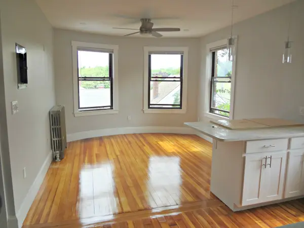 19 Seaverns Ave #3F, Jamaica Plain, MA 02130-2875