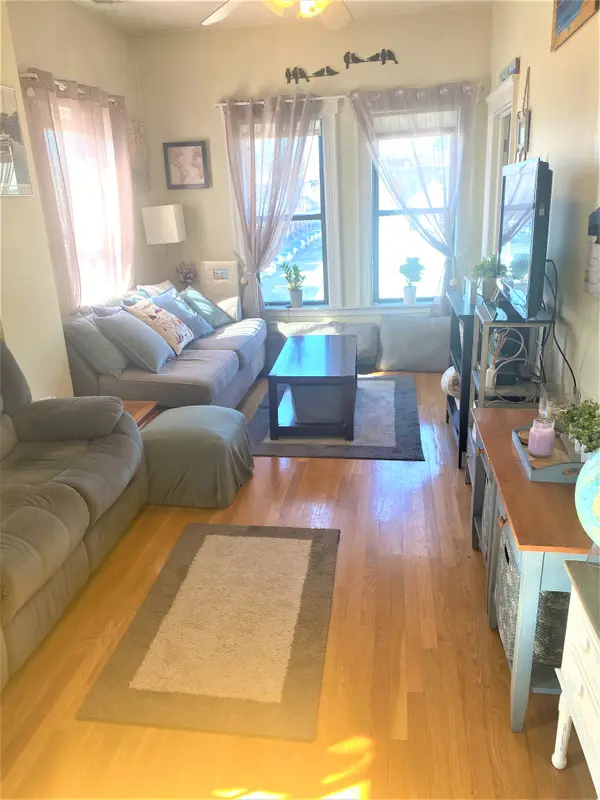 106 L St ##3, South Boston, MA 02127-3171