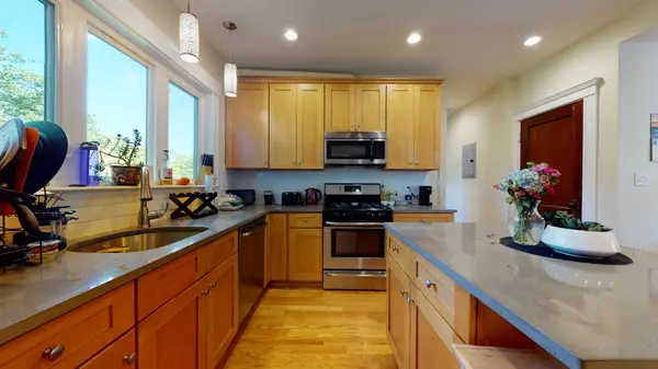 71 Williams St #2, Jamaica Plain, MA 02130-3856