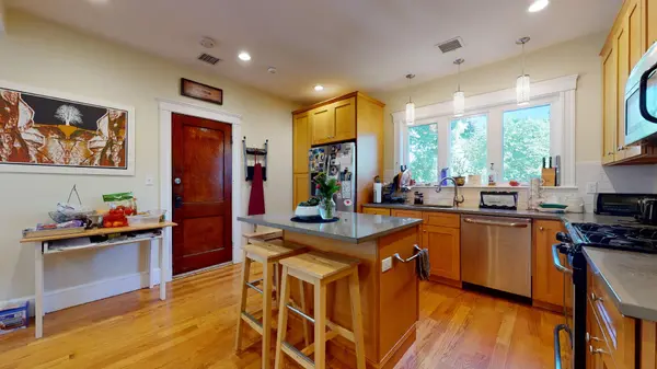71 Williams St #2, Jamaica Plain, MA 02130-3856