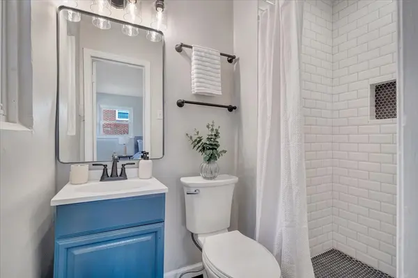 3520 Robyn Rd SW, Roanoke, VA 24015-4426