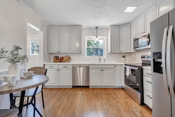 3520 Robyn Rd SW, Roanoke, VA 24015-4426