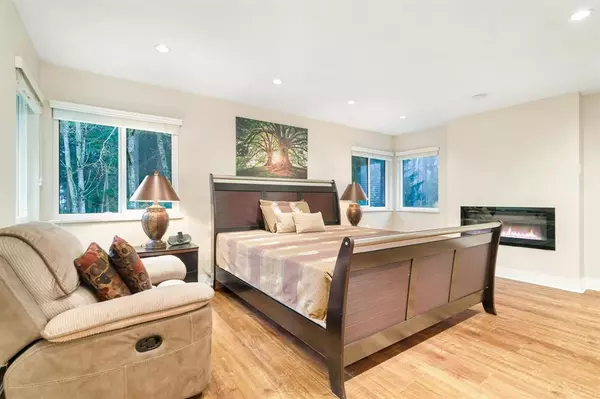 14809 26 Avenue South Surrey White Rock V4P 1N6,