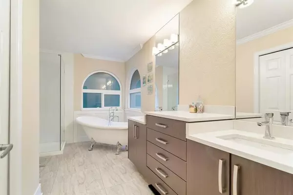 14809 26 Avenue South Surrey White Rock V4P 1N6,