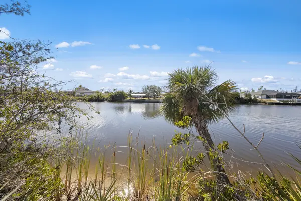 4110 NW 27th St, Cape Coral, FL 33993-8008