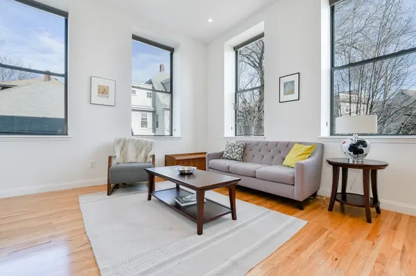 11 Wyman St #2D, Jamaica Plain, MA 02130-1975