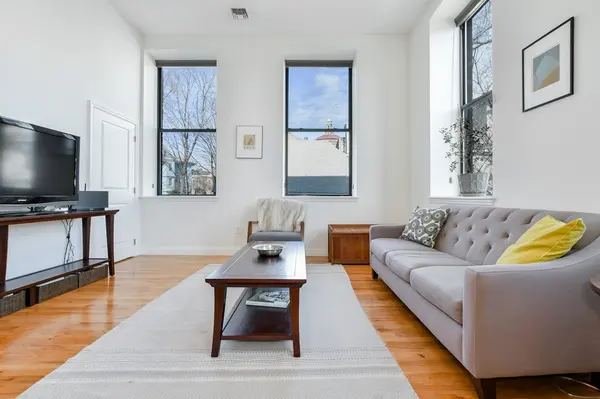 11 Wyman St #2D, Jamaica Plain, MA 02130-1975
