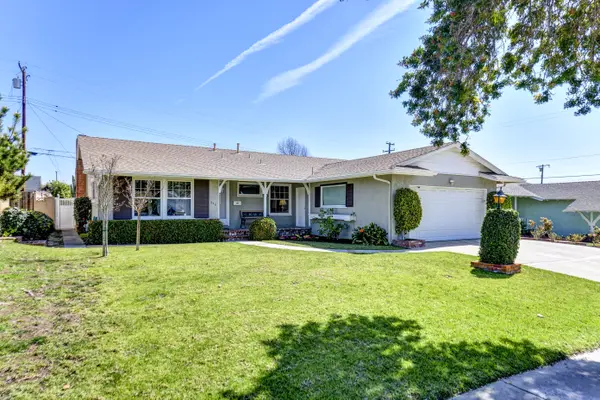 🏡 Coming Soon! 840 Verona St, La Habra, CA! This stunning 4-bedroom, 2-bathroom residence offers a spacious 1,772 sqft layout,open house on March 22nd from 1-4 PM! More details here: https://www.nextmoveca.com/d8rcslyb
#LaHabraHomes #RealEstate #OpenHouse #DreamHome