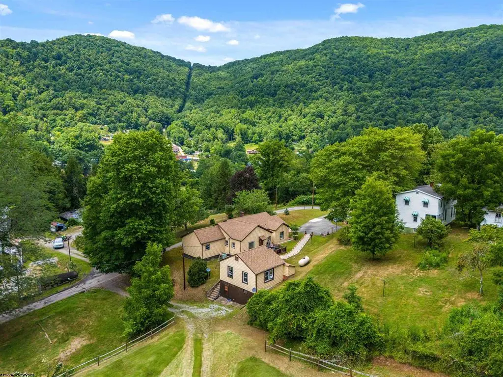 221 Addison St, Webster Springs, WV 26288-1101