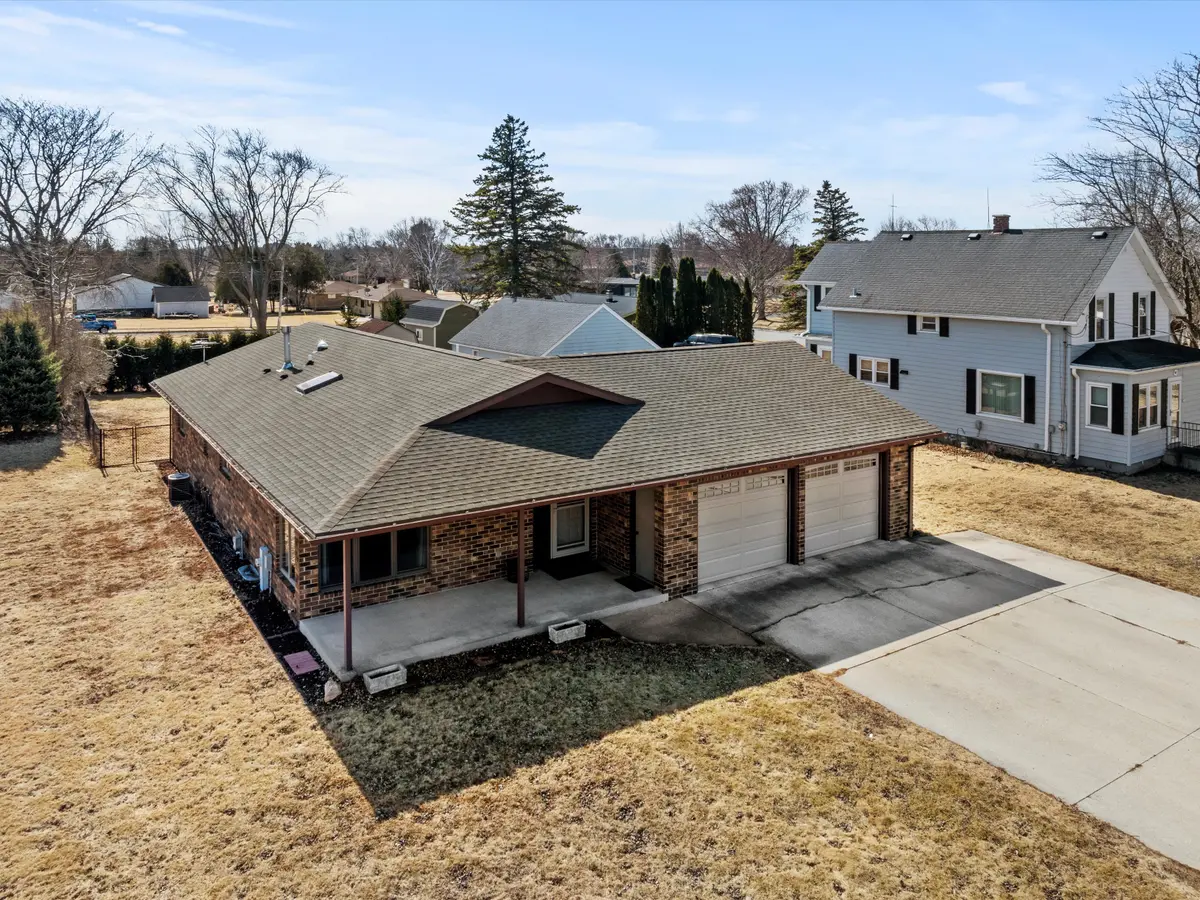 209 W Union Ave, Cedar Grove, WI 53013-1359