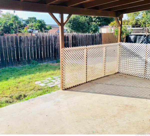 2836 Washington St, Lemon Grove, CA 91945-3005