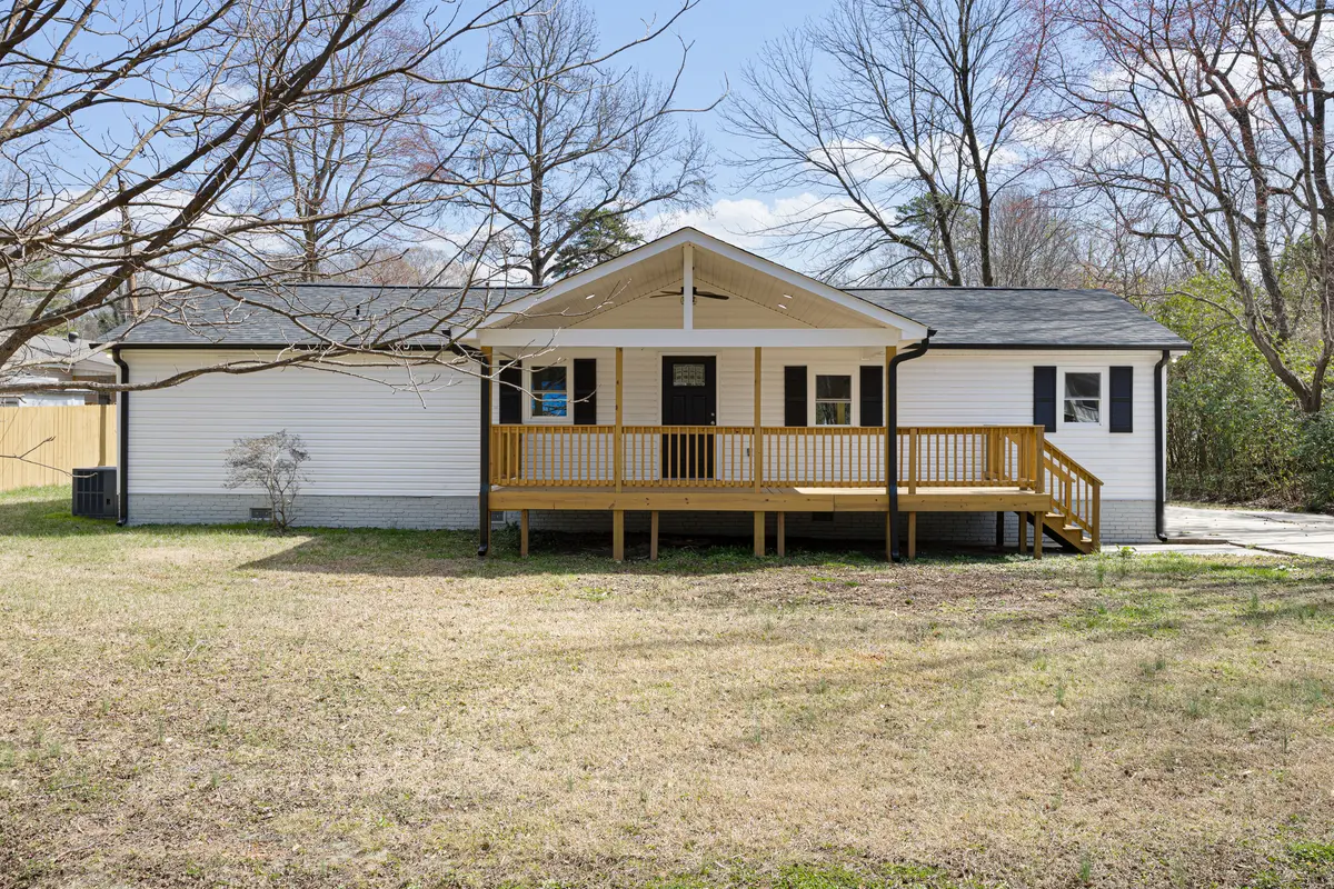 5015 Forestmont Dr, Matthews, NC 28105-5814