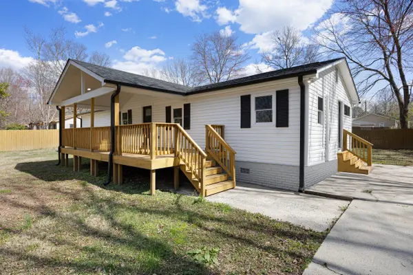 5015 Forestmont Dr, Matthews, NC 28105-5814